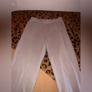 cute and comfortable beige sweatpants from h&m
